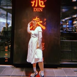 Meet your Posher, Vivian